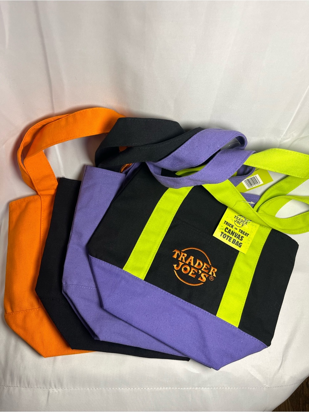 Trader Joe’s Trick-or-Treat Mini Canvas Tote Bags set of 4, Limited edition! NWT